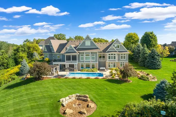 8700 Legends Club DR, Prior Lake, MN 55372