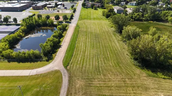 1801 Pryor AVE N, Glencoe, MN 55336