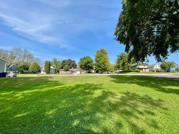 124 N Park AVE, Springfield, MN 56087