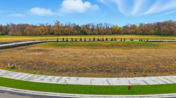 8146 Rivers Edge LN, Horace, ND 58047