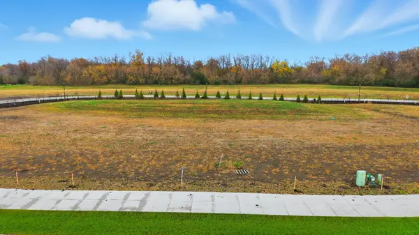 8170 Rivers Edge LN, Horace, ND 58047