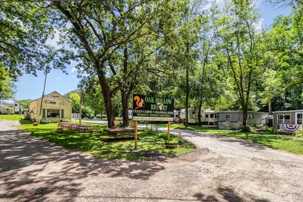 925 Paquin ST E, Waterville, MN 56096