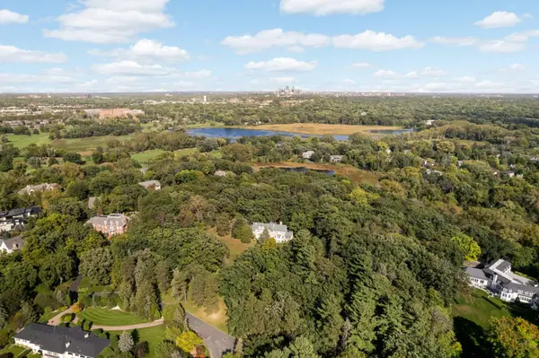 8 Merilane, Edina, MN 55436