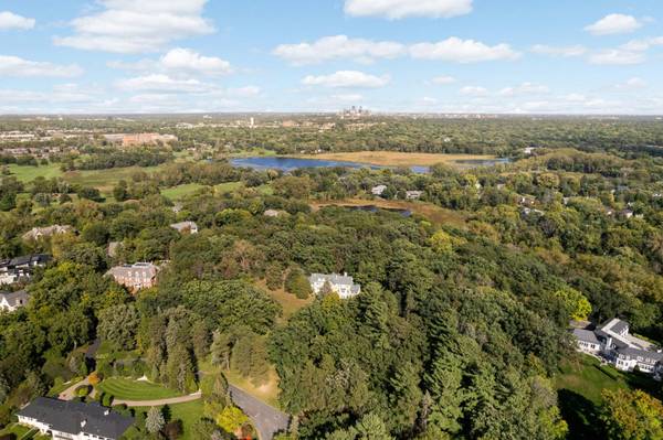 8 Merilane, Edina, MN 55436
