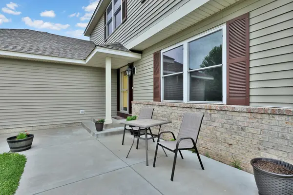 6745 Wildflower DR S, Cottage Grove, MN 55016