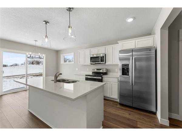 1596 76th ST W, Inver Grove Heights, MN 55077