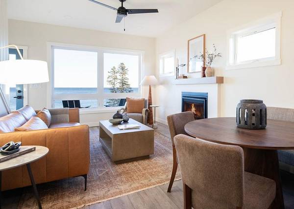 114 E Lakeview DR, Silver Bay, MN 55614