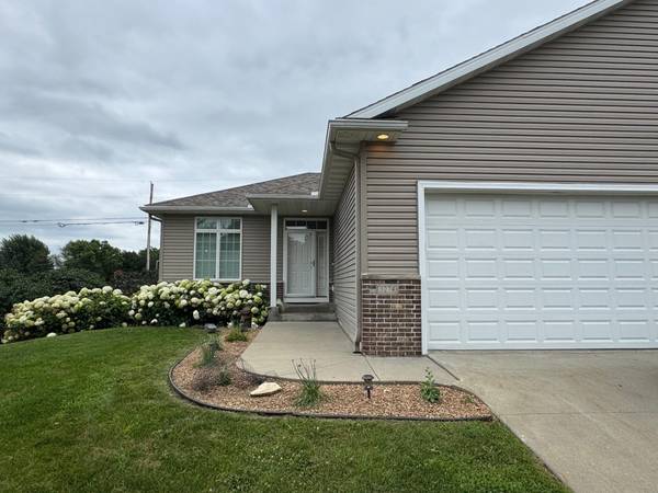 3274 James LN NE, Rochester, MN 55906