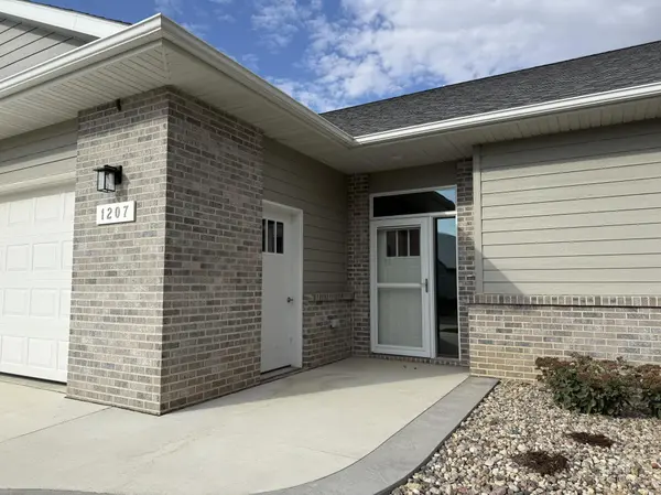 1207 S Shore DR, Worthington, MN 56187