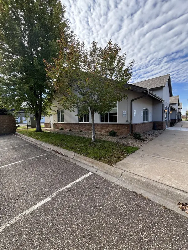 20980 Rogers DR, Rogers, MN 55374