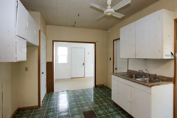321 Highway 7 E, Hutchinson, MN 55350