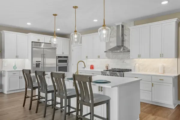 17963 Greenwich WAY, Lakeville, MN 55044