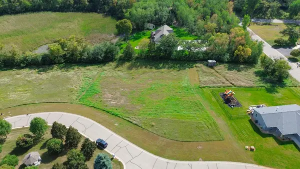 104 Meadow LN, New London, MN 56273