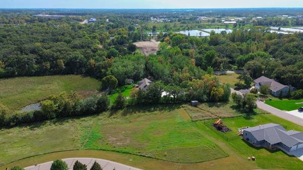 104 Meadow LN, New London, MN 56273