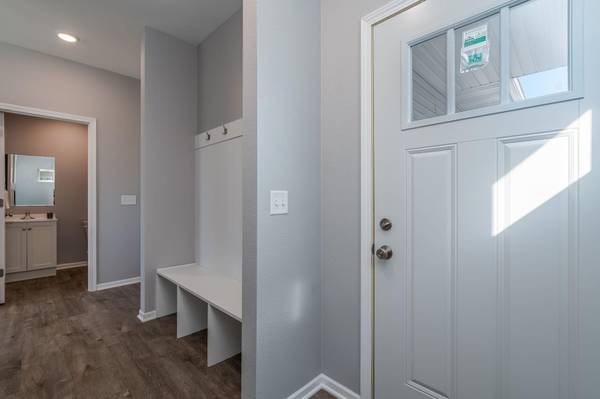 3203 Noble DR, Mankato, MN 56001