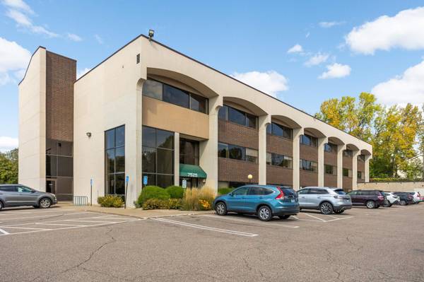 7525 Mitchell RD #208, Eden Prairie, MN 55344