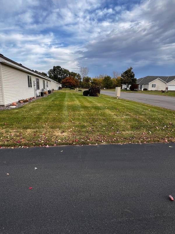 1315 Heritage LN, Waite Park, MN 56387