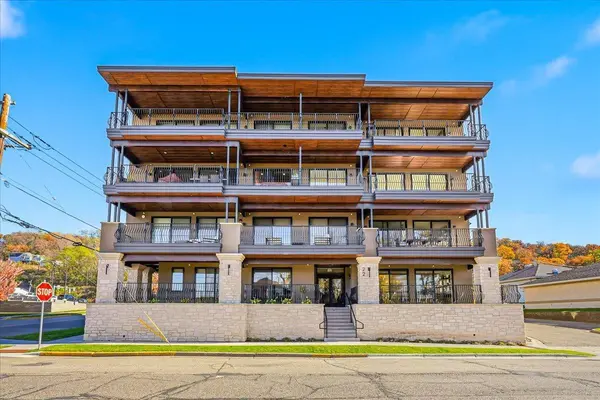 22 1st ST #301, Hudson, WI 54016