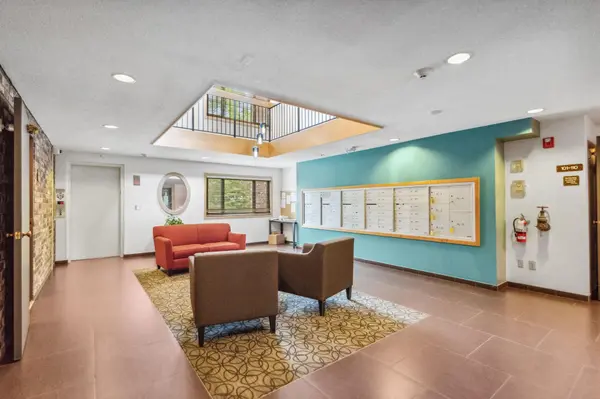 4100 Parklawn AVE #201, Edina, MN 55435