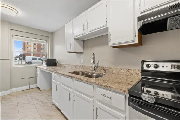 1531 American BLVD E #101, Bloomington, MN 55425