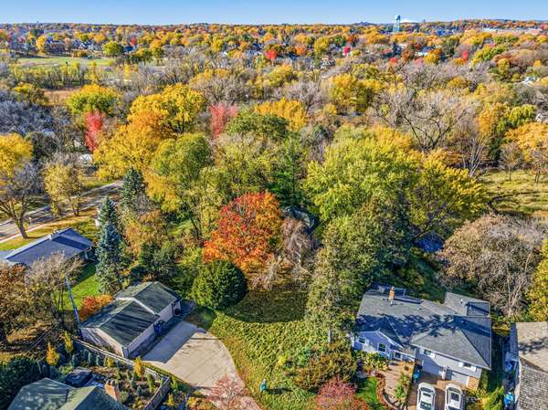 4024 Wood End DR, Edina, MN 55424