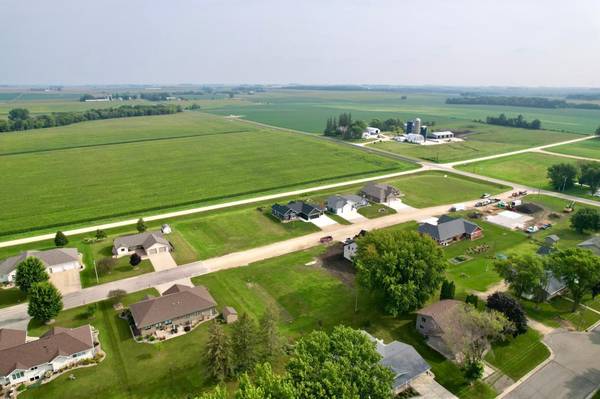 406 Vangsness ST, Adams, MN 55909
