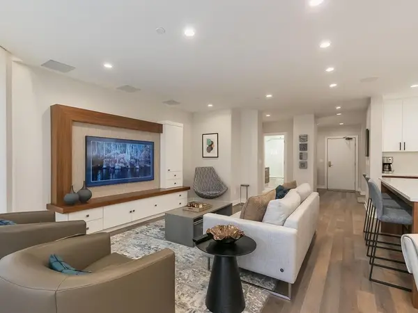 1201 Yale PL #1107, Minneapolis, MN 55403