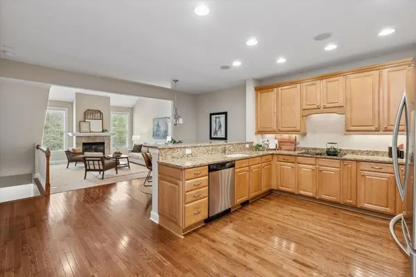 4902 Steeplechase CT #35, Eagan, MN 55122