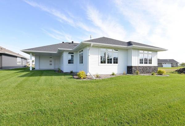 235 Emma CT, Mapleton, ND 58059