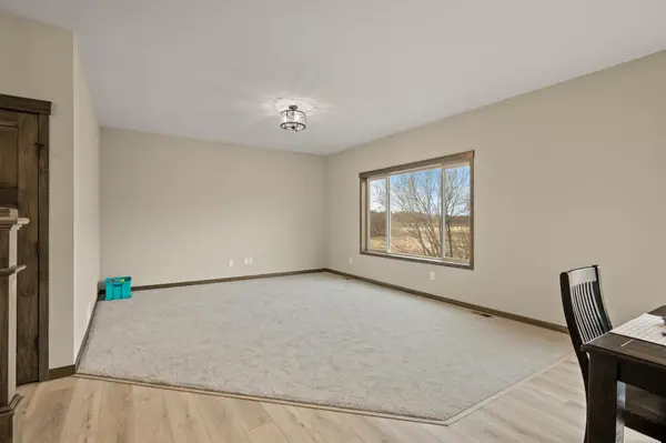 9951 14th CIR NE, Saint Michael, MN 55376
