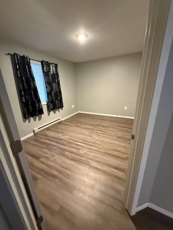 204 W Poplar AVE #Unit A, Badger, MN 56714