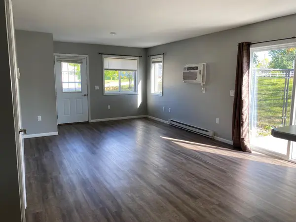 204 W Poplar AVE #Unit B, Badger, MN 56714