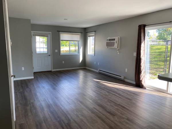 204 W Poplar AVE #Unit B, Badger, MN 56714