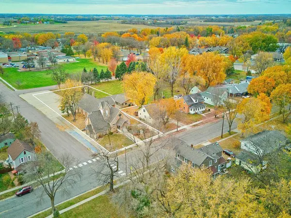 410 1st ST N, Winsted, MN 55395