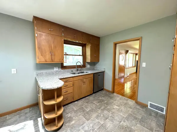 221 Woodlawn AVE, Lake Lillian, MN 56253