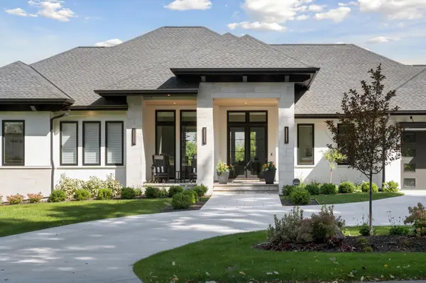 460 Indian Hill RD, Chanhassen, MN 55317