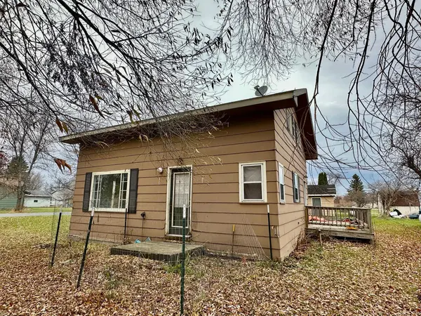 222 W Woodrow ST, Grygla, MN 56727