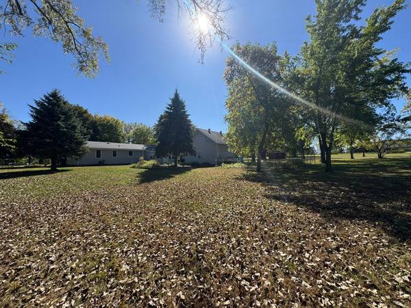 1960 Cottonwood Lake DR, Windom, MN 56101