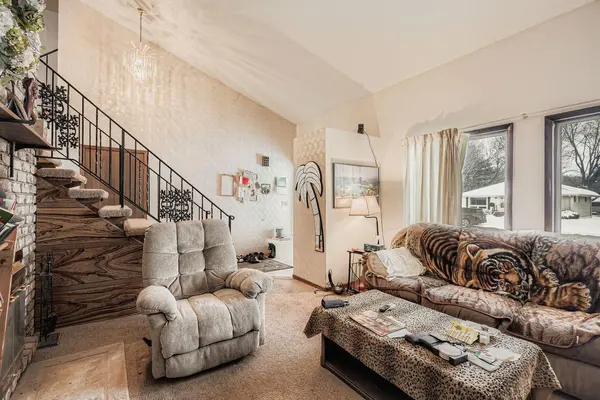 1745 Duluth ST, Maplewood, MN 55109