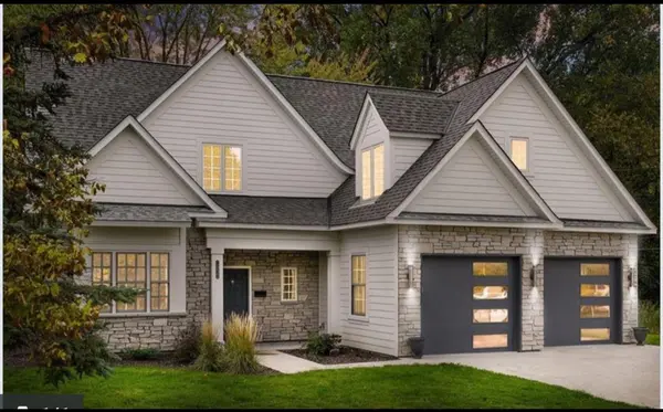 1032 Gardner Street E, Wayzata, MN 55391