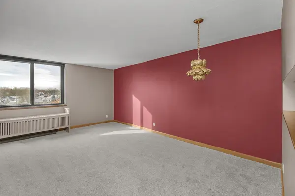 1181 Edgcumbe RD #406, Saint Paul, MN 55105