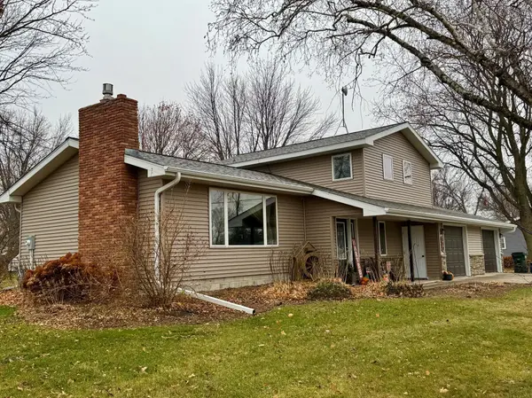 111 Cherry AVE, Bird Island, MN 55310