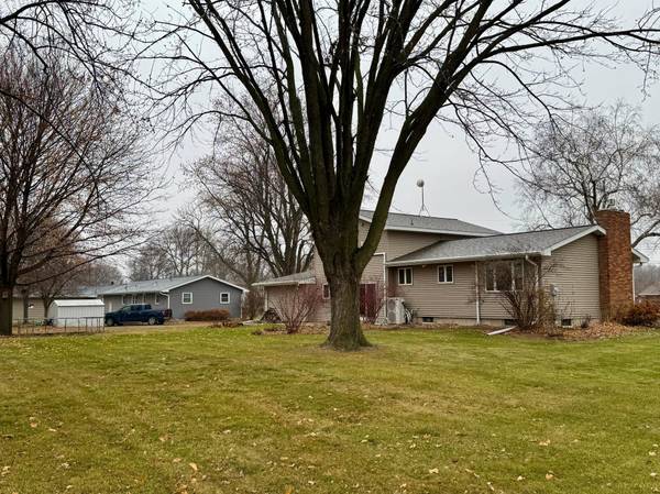 111 Cherry AVE, Bird Island, MN 55310