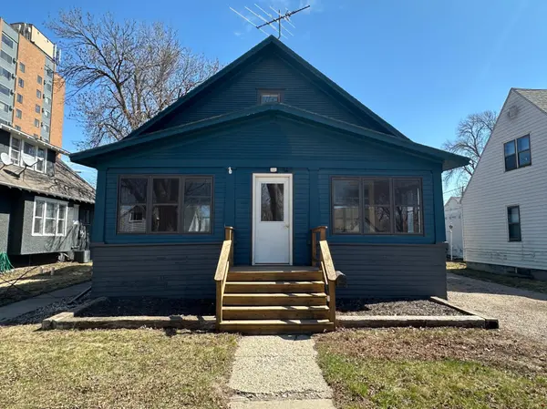 219 3rd AVE SW, Pipestone, MN 56164