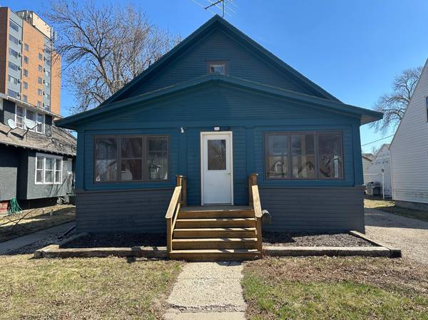 219 3rd AVE SW, Pipestone, MN 56164