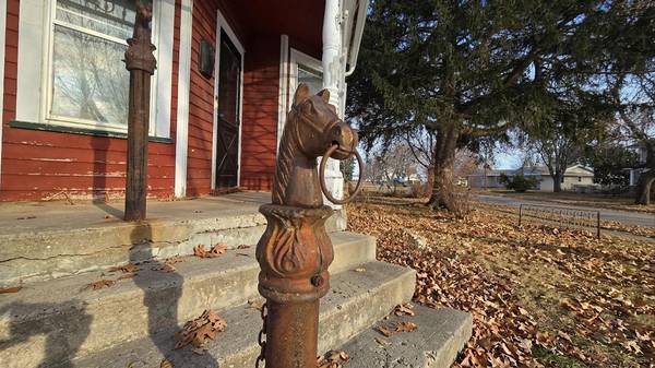 315 W Newburg AVE, Mabel, MN 55954