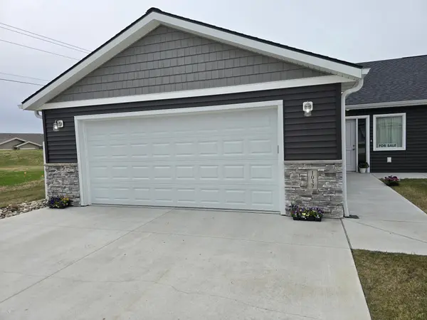 1037 Village LN, Detroit Lakes, MN 56501