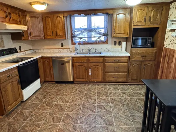 44028 220th ST, Roseau, MN 56751
