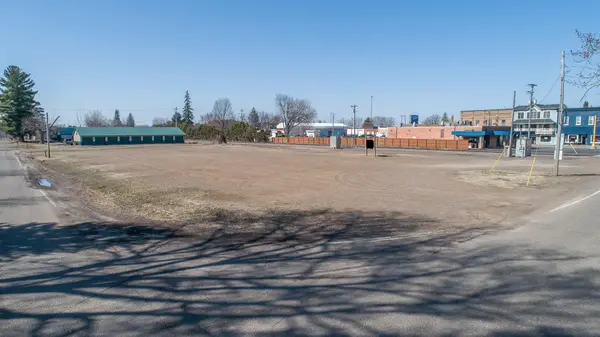 1xx Central DR E, Braham, MN 55006