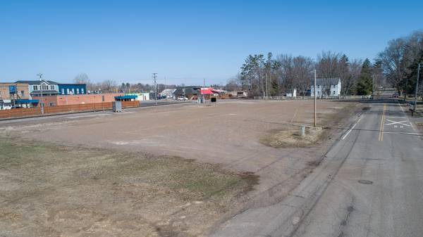 1xx Central DR E, Braham, MN 55006